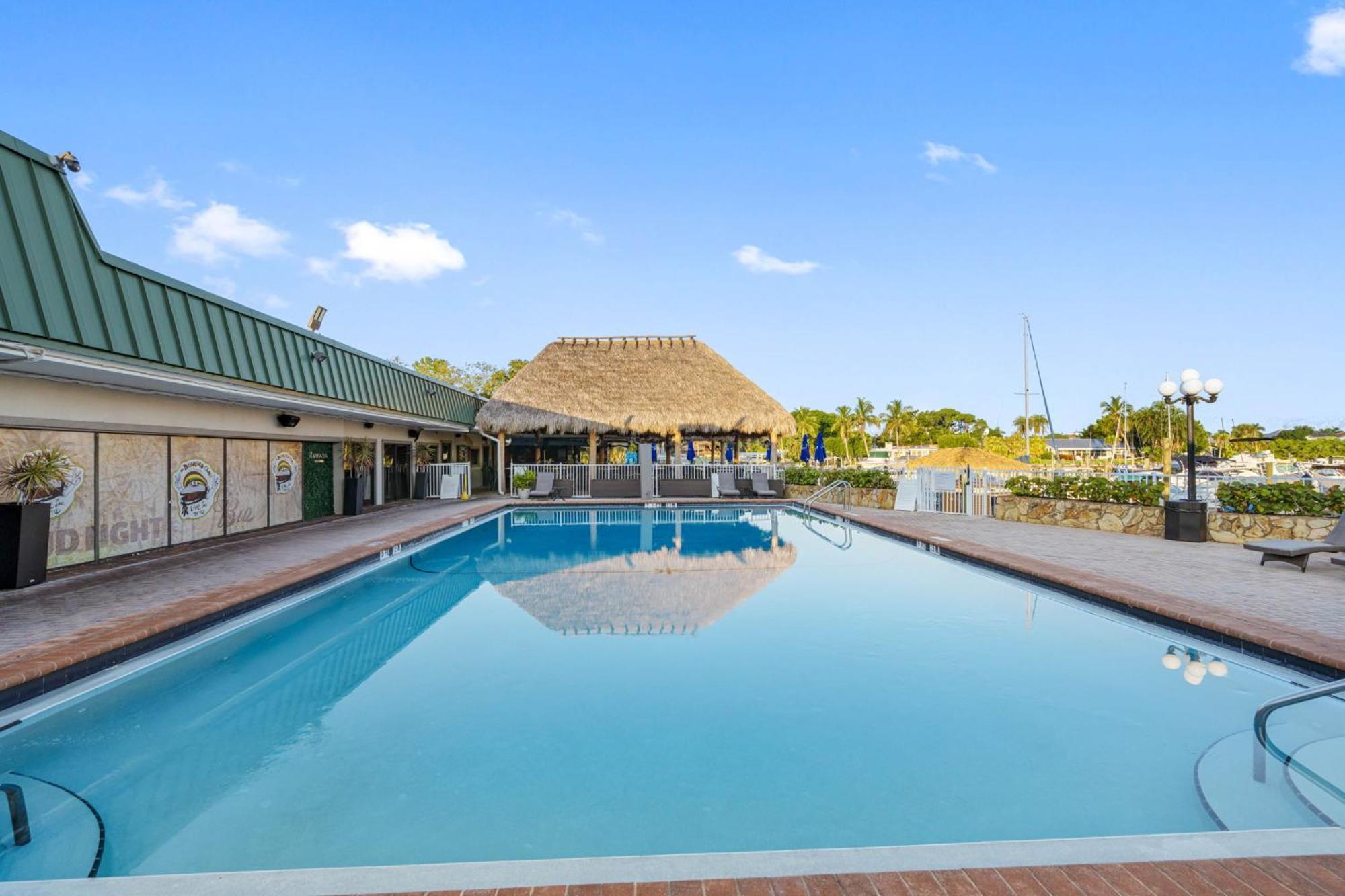 Aparthotel Bay Breeze à South Bradenton Extérieur photo