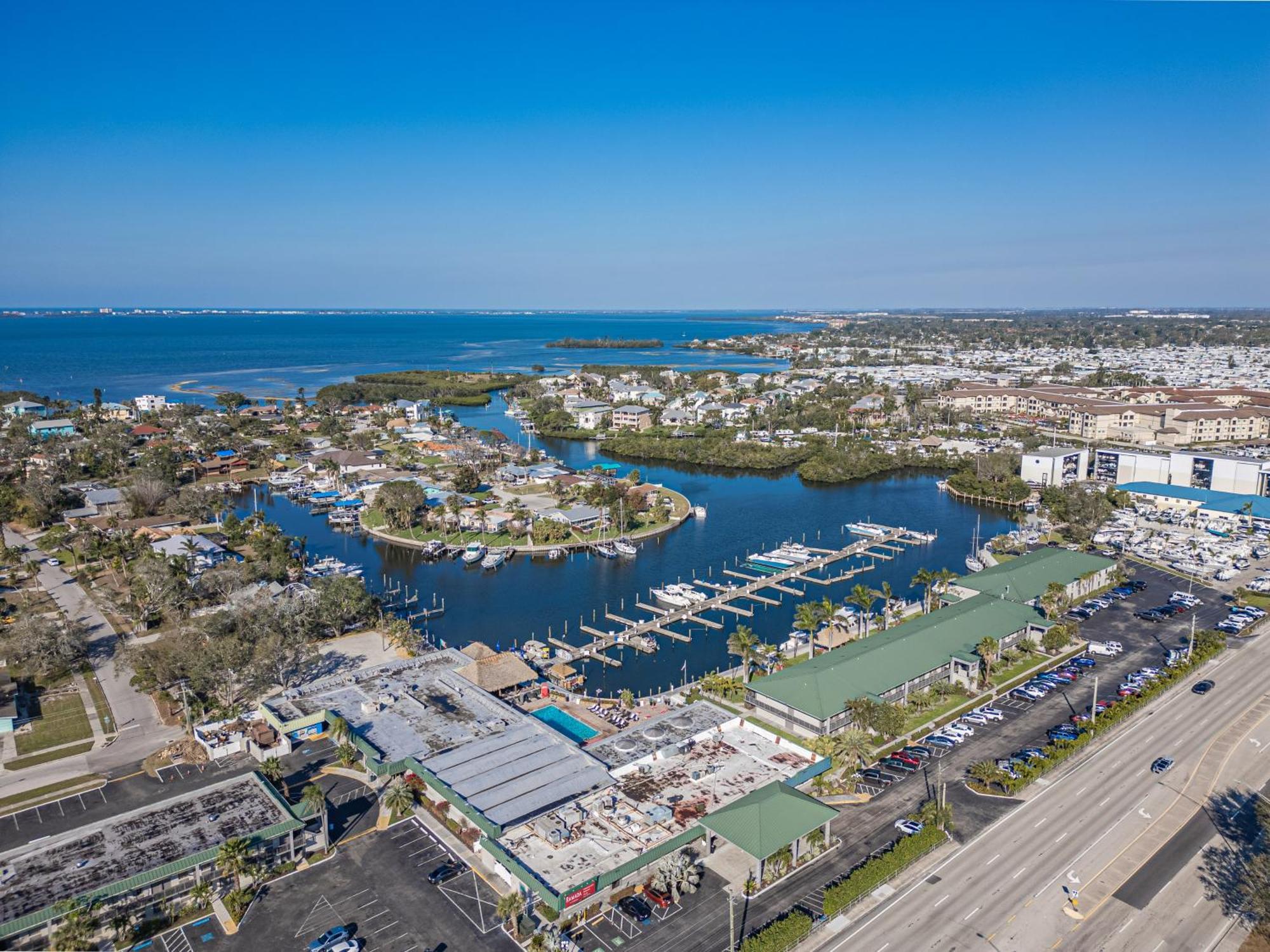 Aparthotel Bay Breeze à South Bradenton Extérieur photo