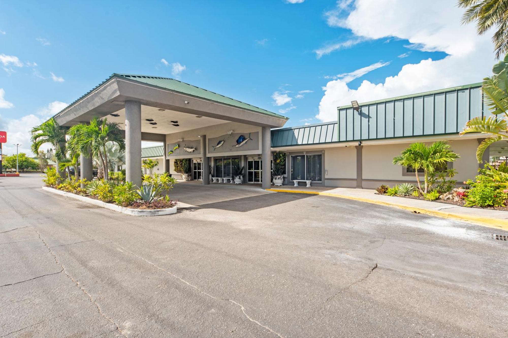 Aparthotel Bay Breeze à South Bradenton Extérieur photo