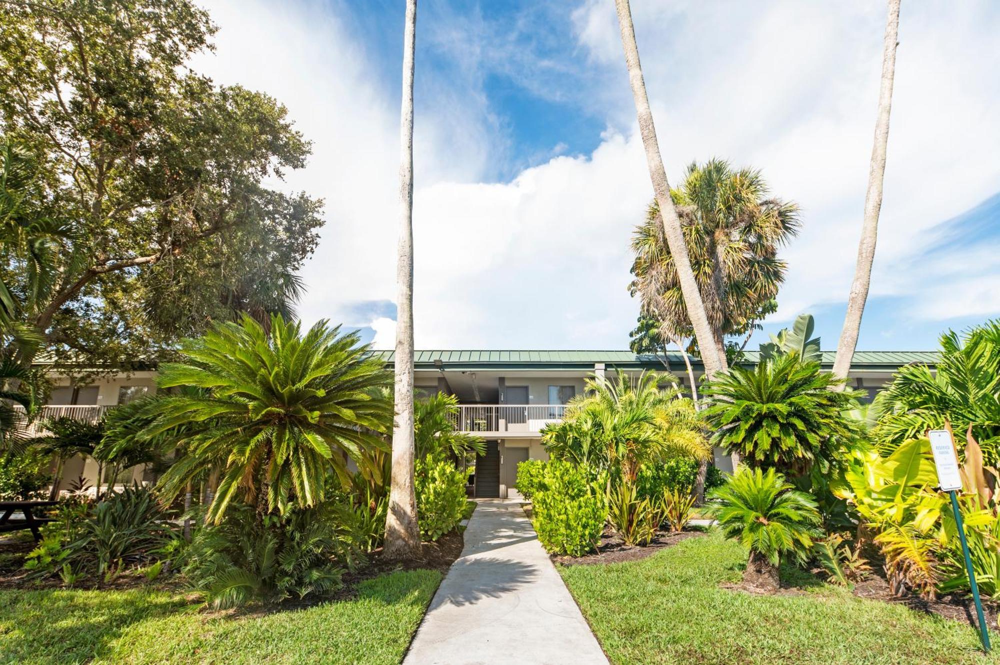 Aparthotel Bay Breeze à South Bradenton Extérieur photo