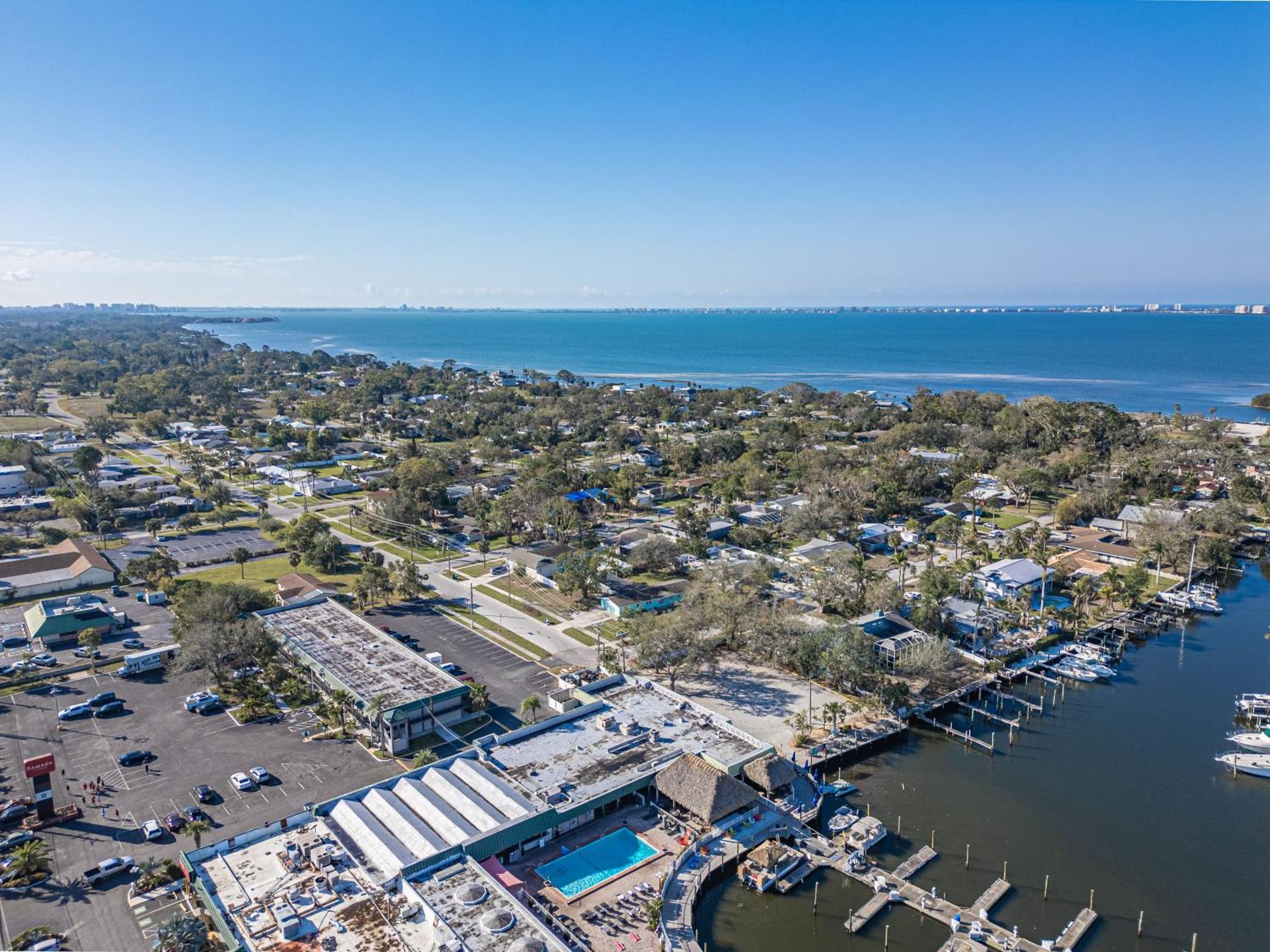 Aparthotel Bay Breeze à South Bradenton Extérieur photo